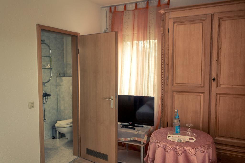 Hotel Adler Aichelberg  ห้อง รูปภาพ