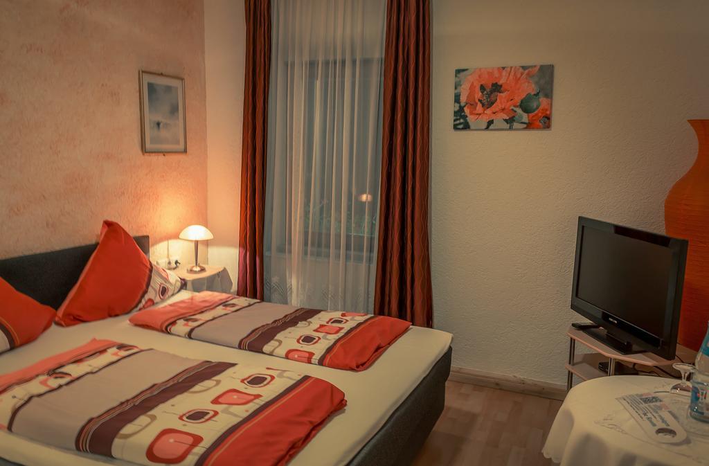 Hotel Adler Aichelberg  ห้อง รูปภาพ